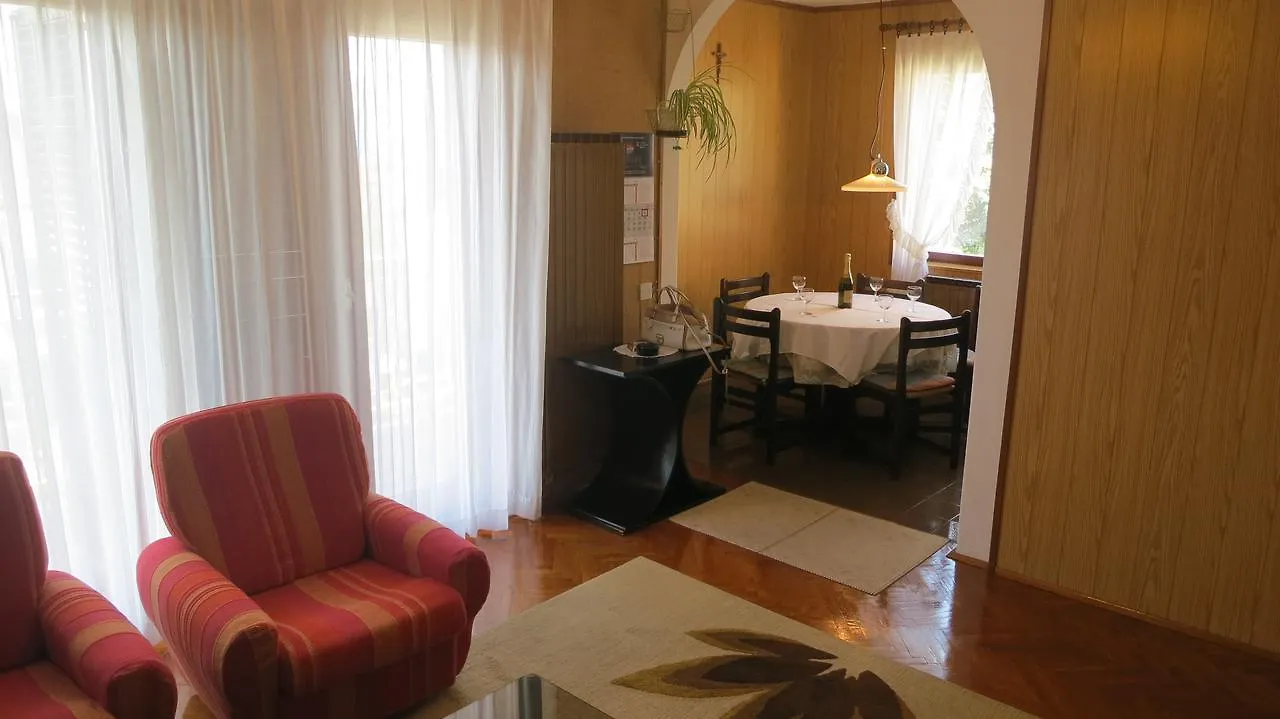 Apartments Mirjana With Sea View Malinska