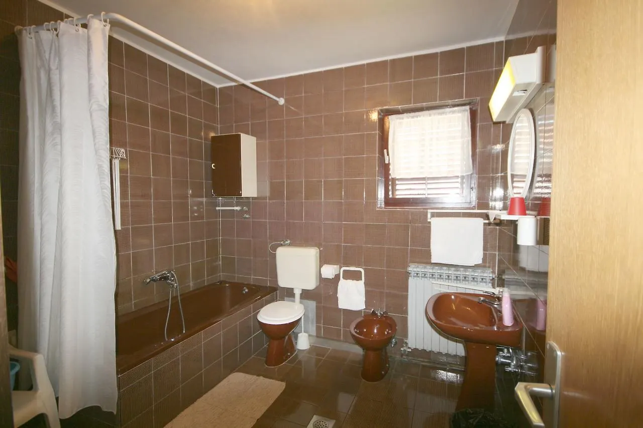 Apartments Mirjana With Sea View Malinska