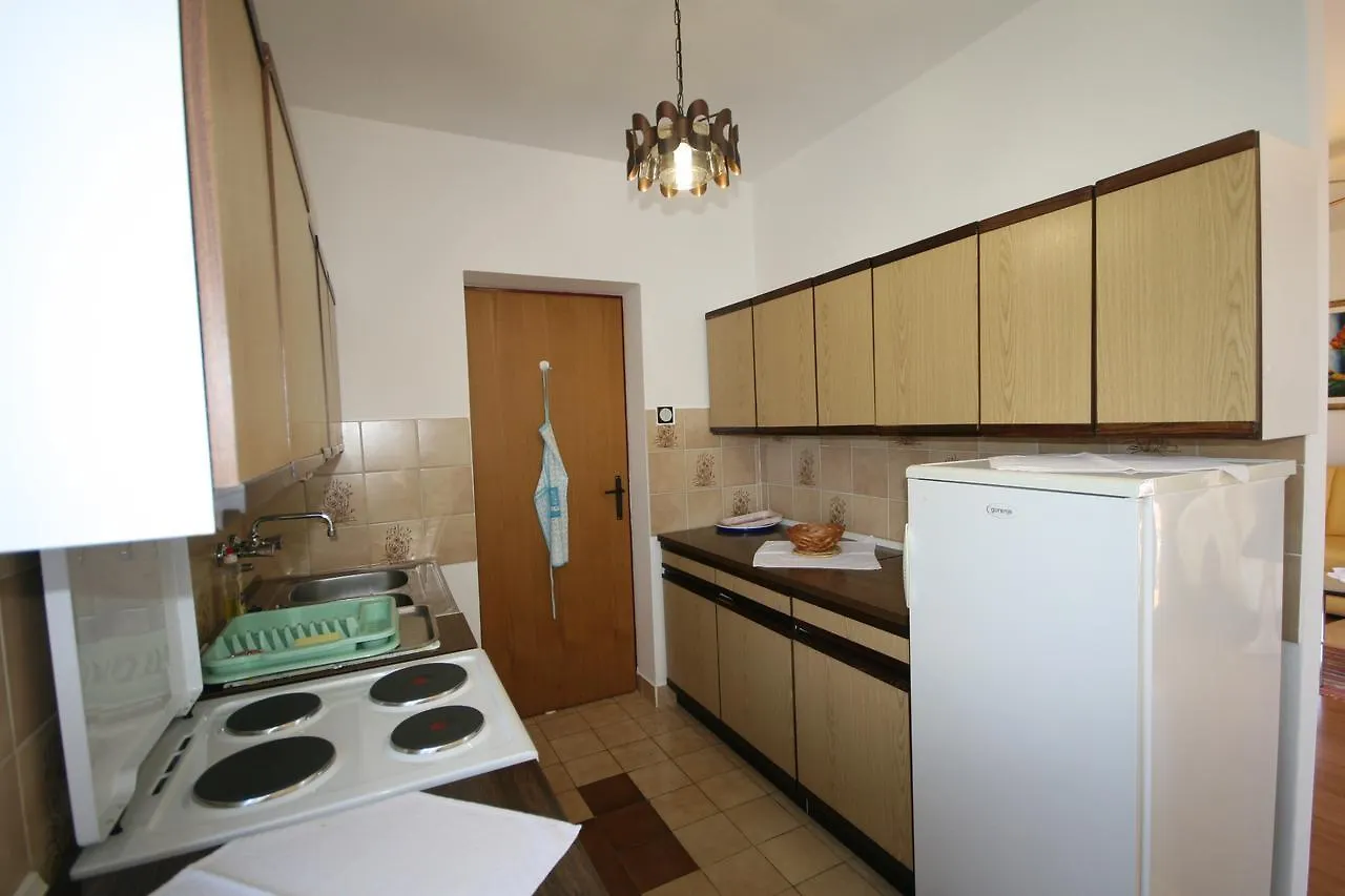 Apartments Mirjana With Sea View Malinska