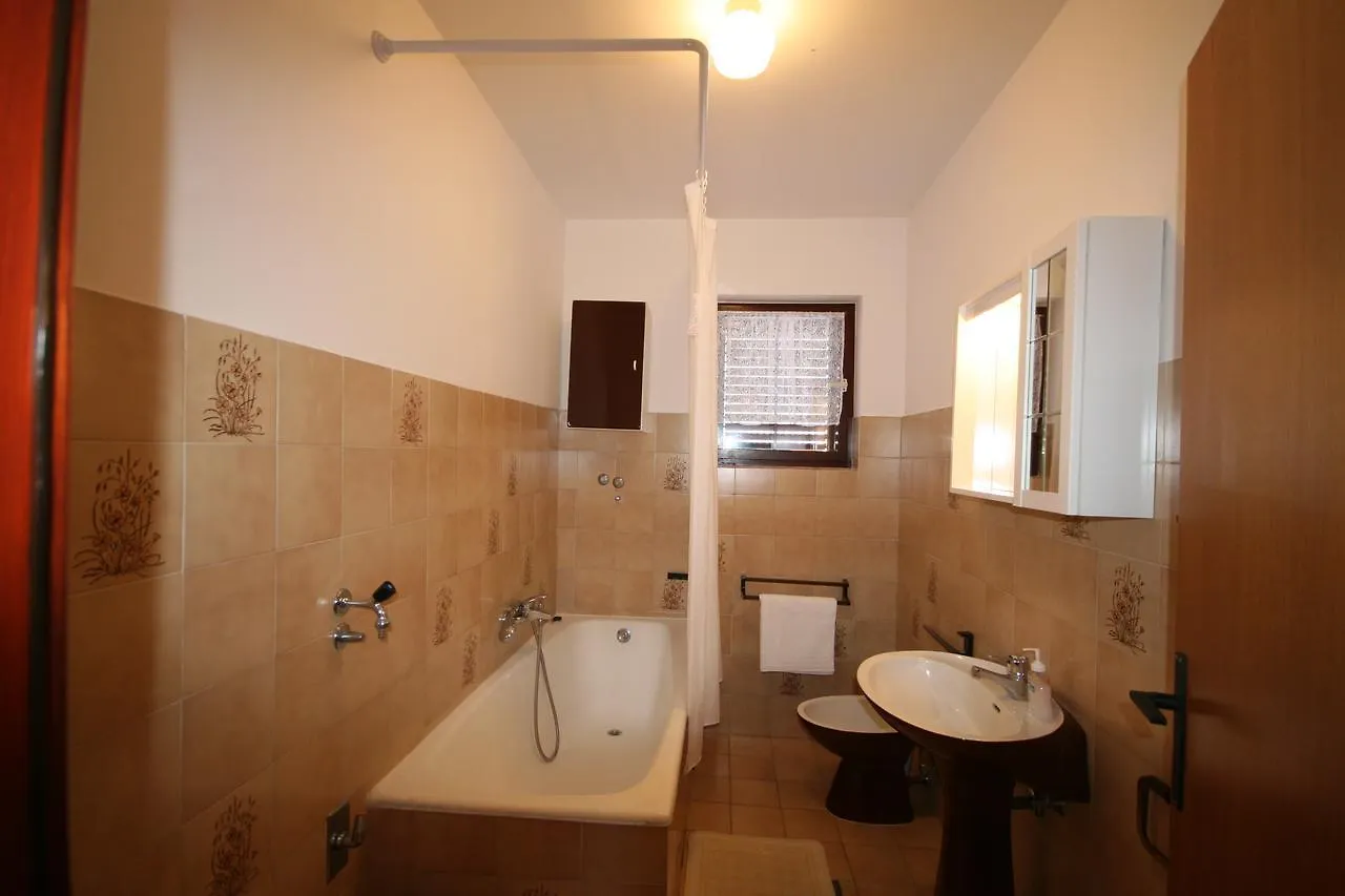 Apartments Mirjana With Sea View Malinska 0*,