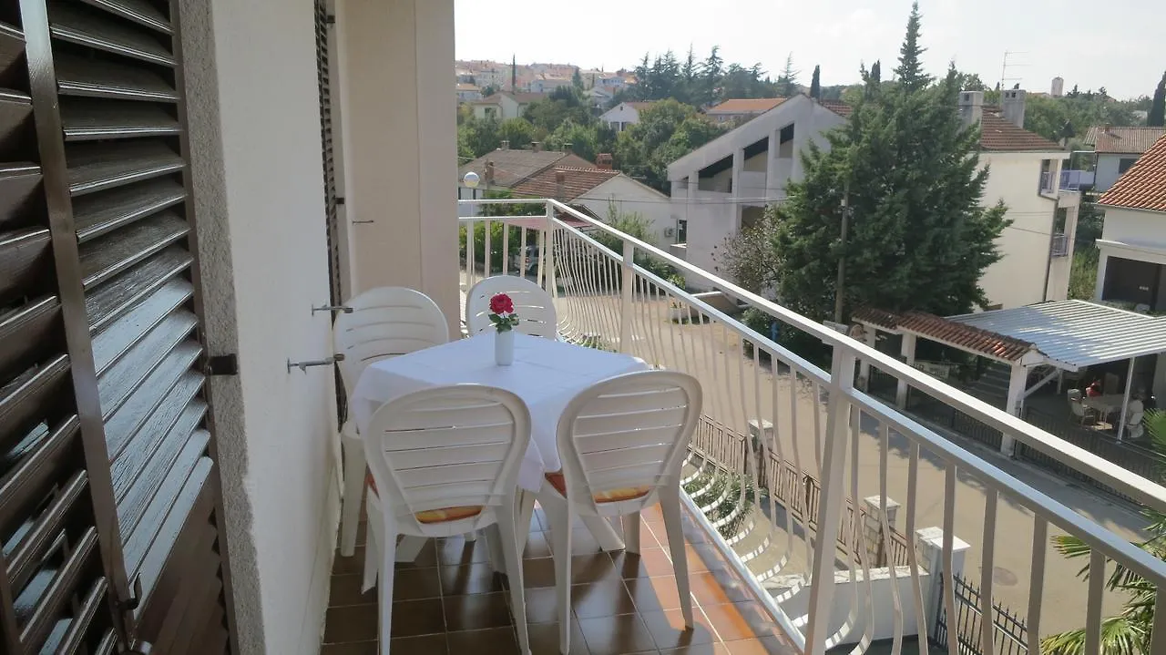 Apartments Mirjana With Sea View Malinska Kroatien